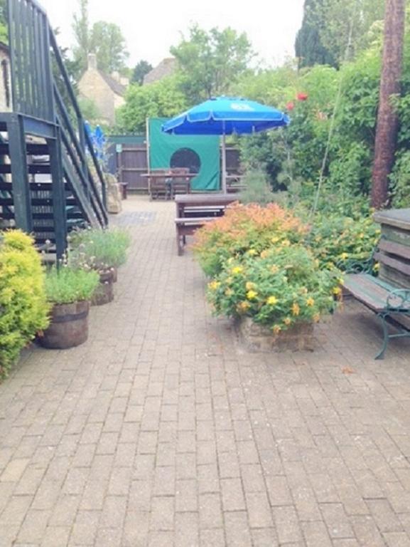 The Royal Oak Burford Bed & Breakfast Екстериор снимка