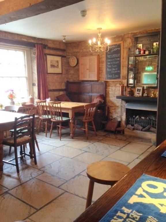 The Royal Oak Burford Bed & Breakfast Екстериор снимка